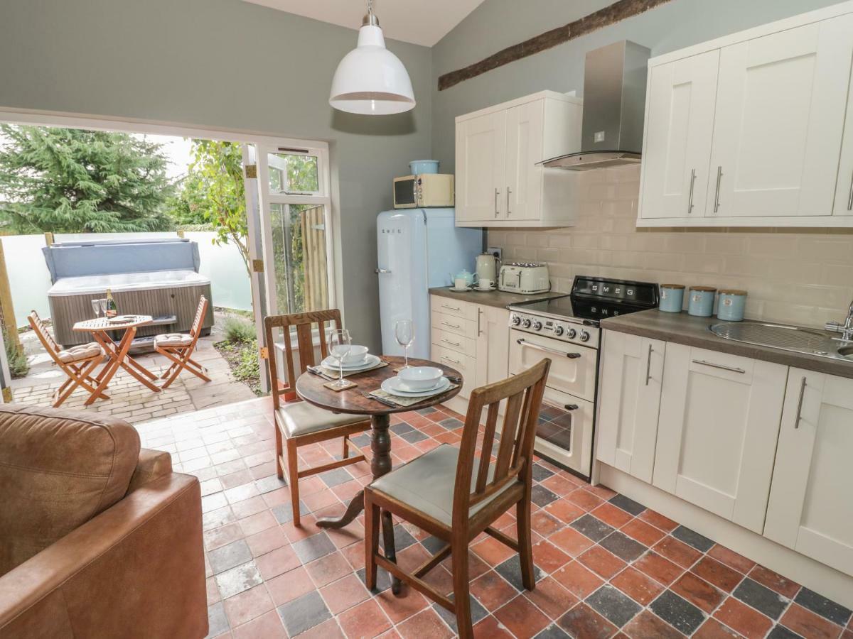 Hen House View Villa Rugeley Exterior photo